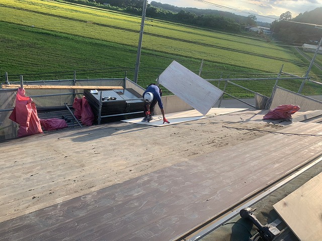 栃木県那須町にてディプロマットスターを使った屋根カバー工事